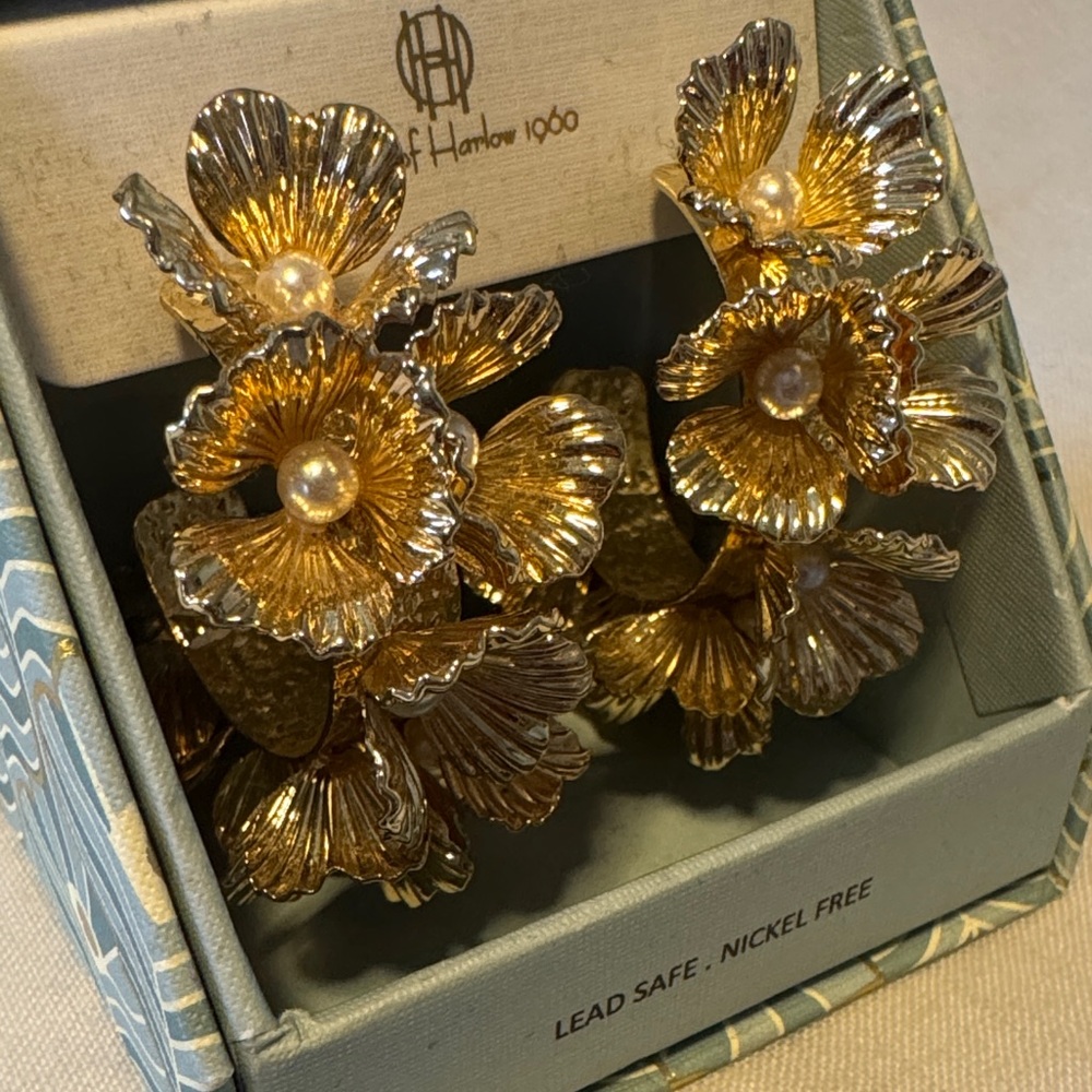 House of Harlow 1960 Gold Floral Earrings with Pearls - Picture 2 of 5